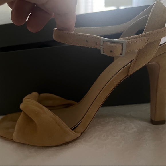 Etienne Aigner- BNWT -sz 9- nubuck suede - Picture 3 of 3